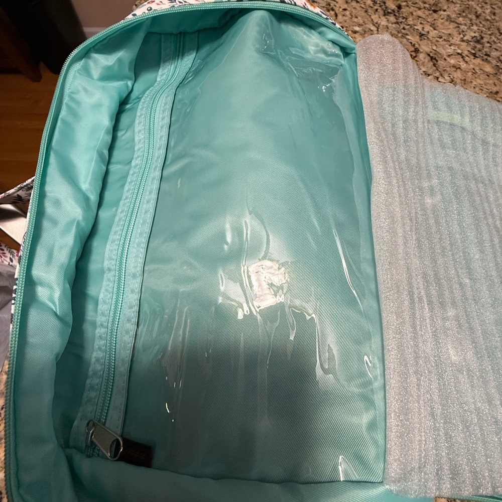 New travel bag with 22 different compartments - Picture 11 of 15